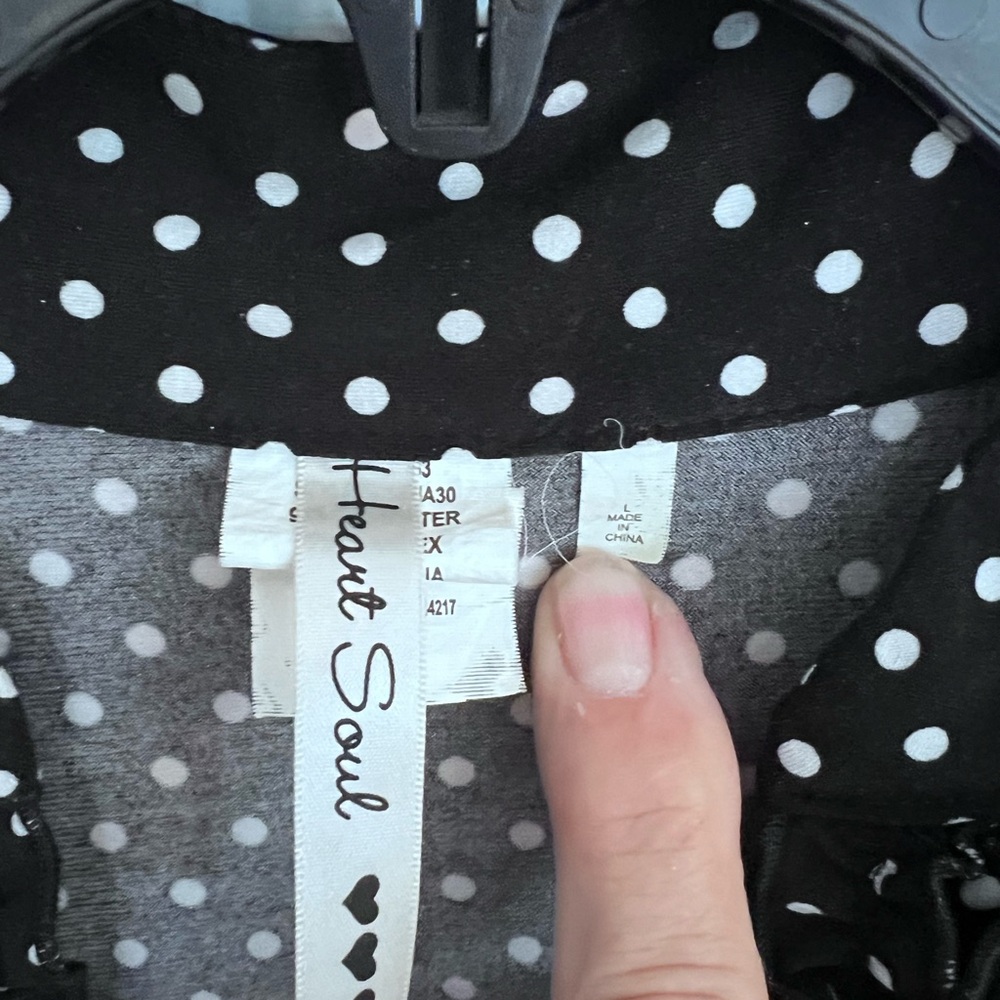 Ladies Size Large Heart Soul Black and White Polka Dot Top GUC ❤️ - Picture 2 of 4